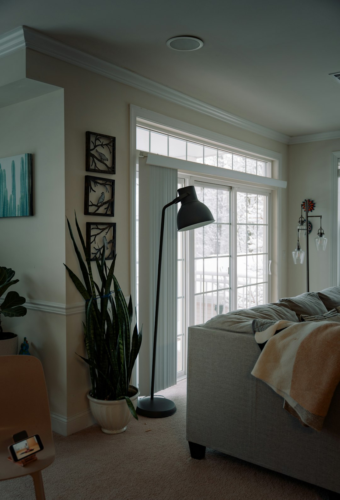 2025 living room color inspiration with navy and sage styled vignettes