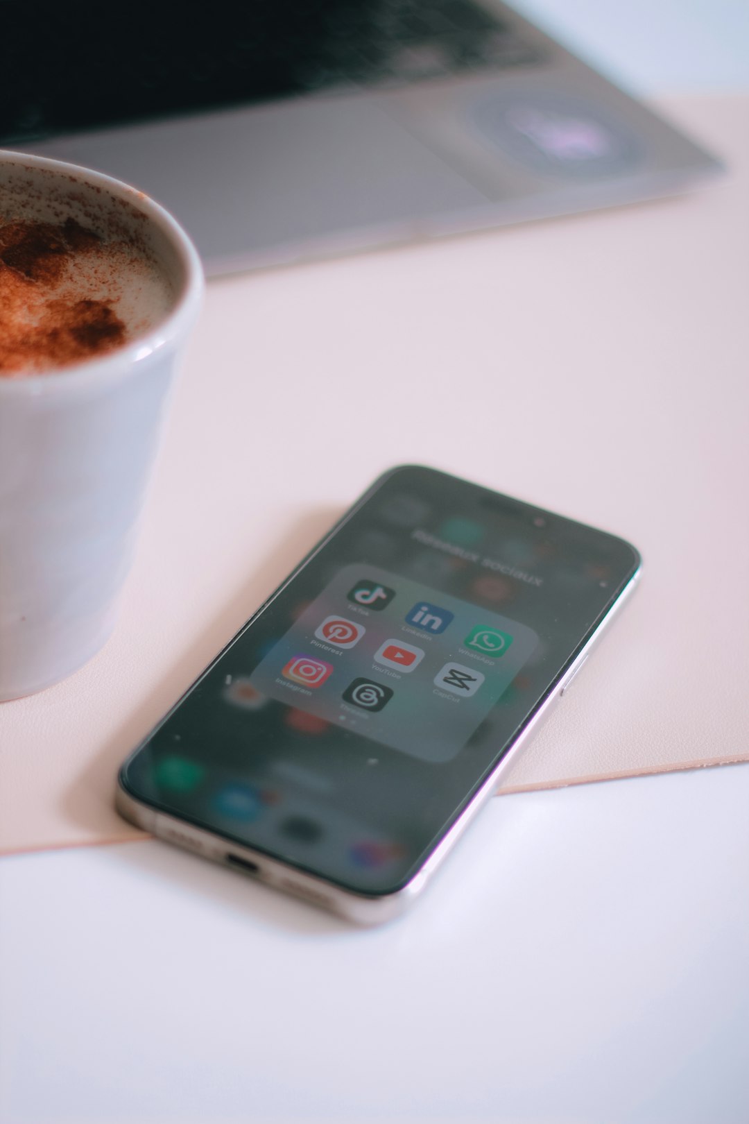 Smartphone with healthy green battery icon at 80%