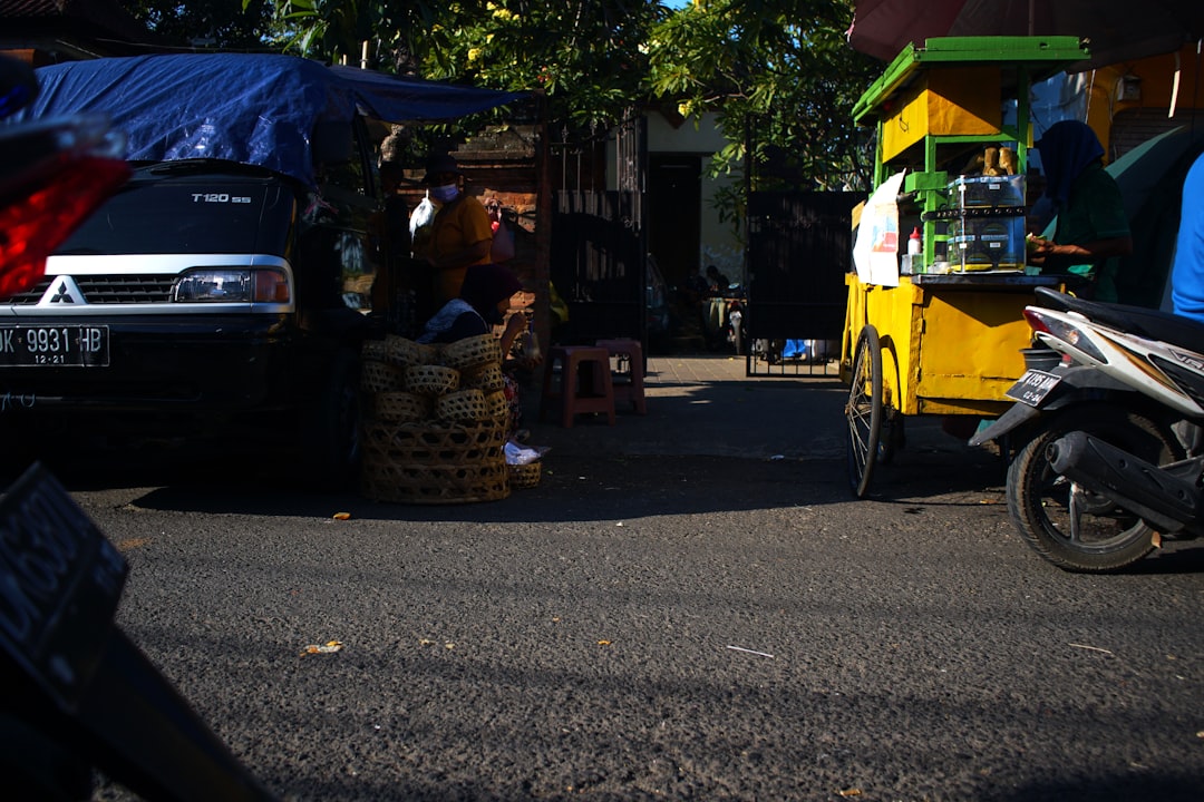Pasar tradisional dengan berbagai komoditas bersubsidi