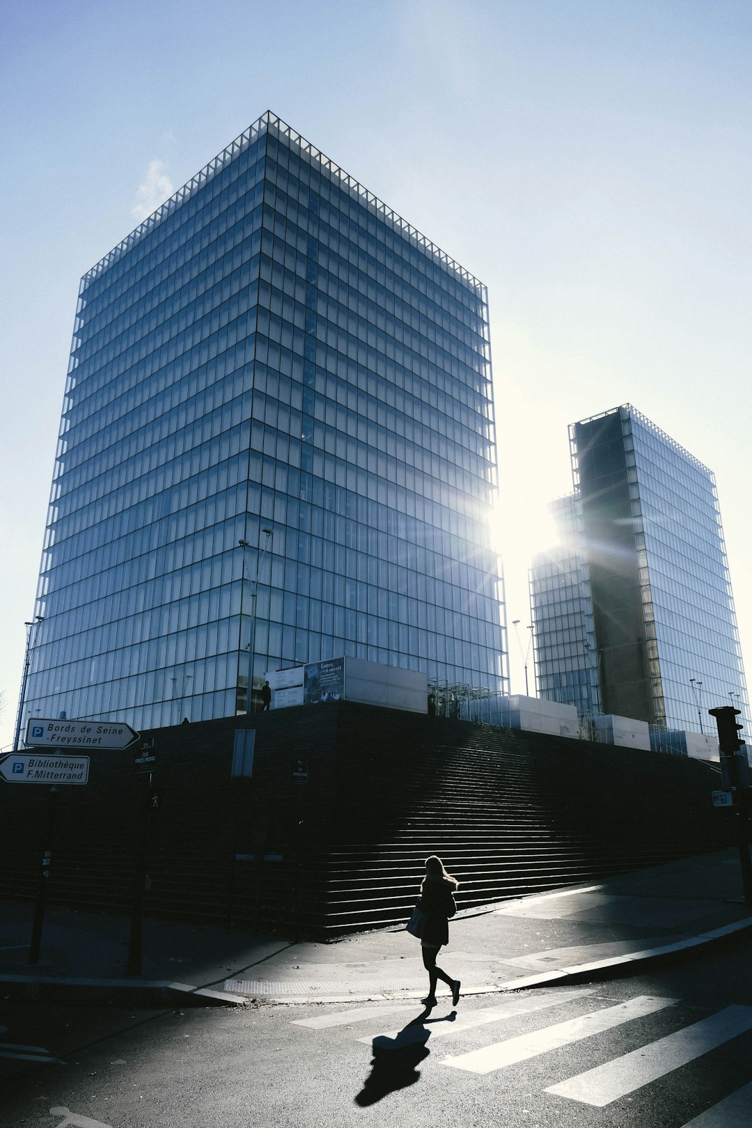 Employee leaving office early with work-life balance