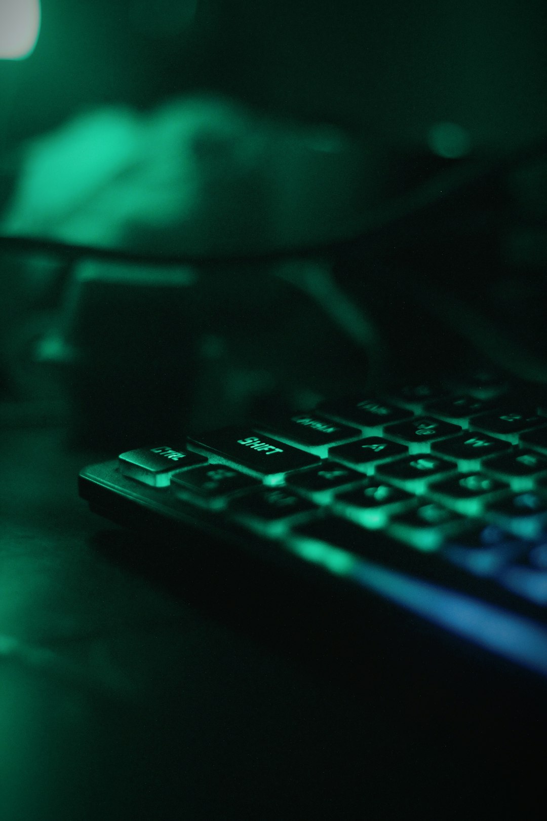 Cyberdeck selesai dengan layar terminal menyala