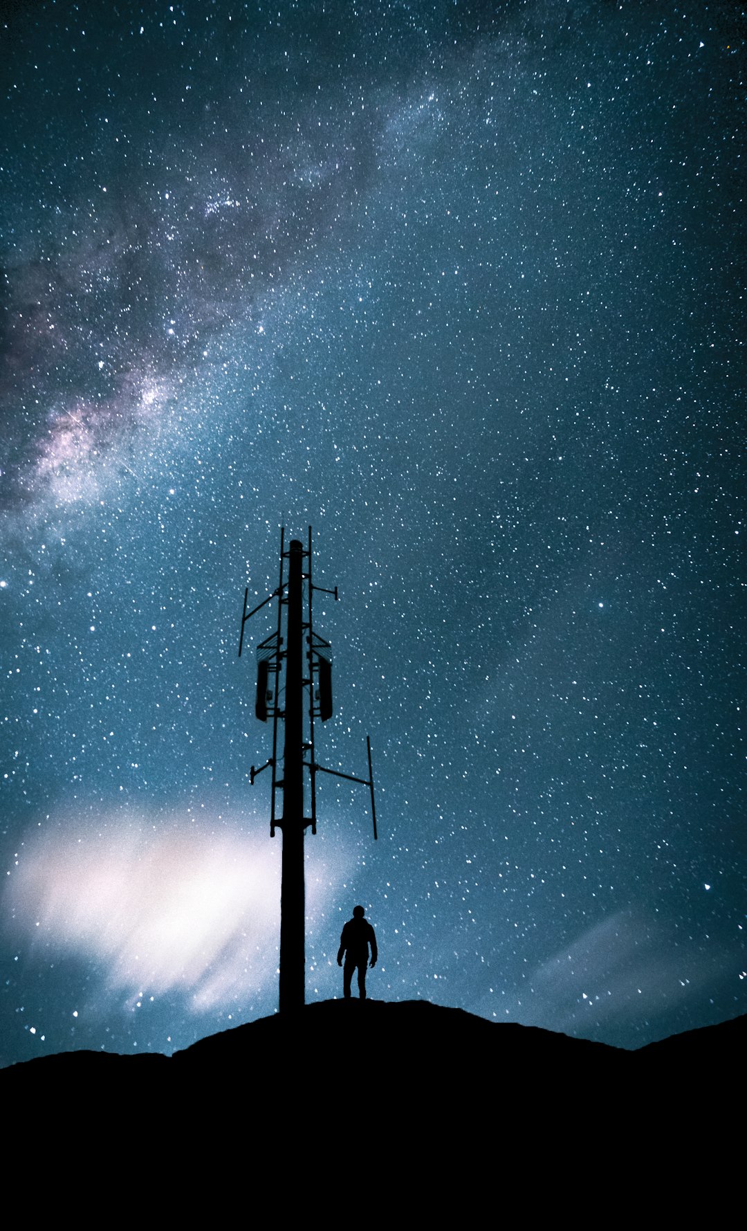 Observatoire sous la Voie lactée la nuit