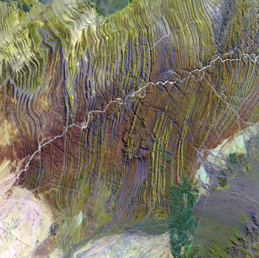 Geological cross-section showing K-Pg boundary iridium layer