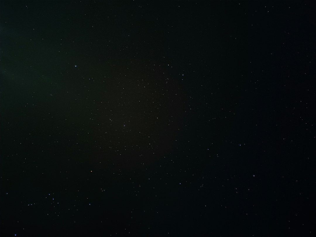 Galaxy cluster surrounded by invisible dark matter halo